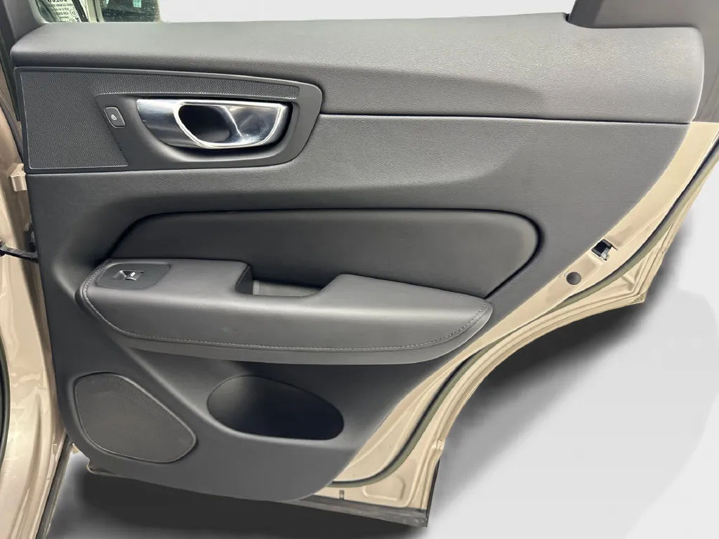 Volvo XC60 photo 44