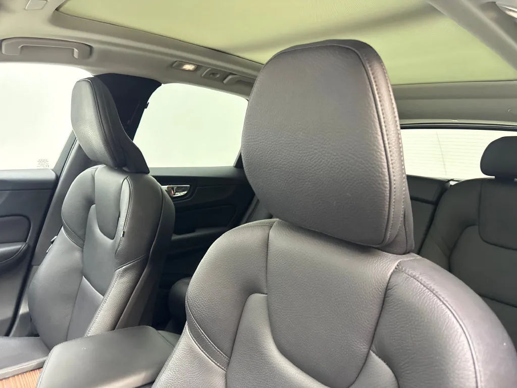 Volvo XC60 photo 29