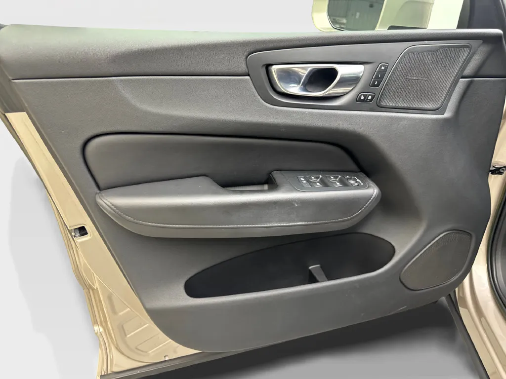 Volvo XC60 photo 33