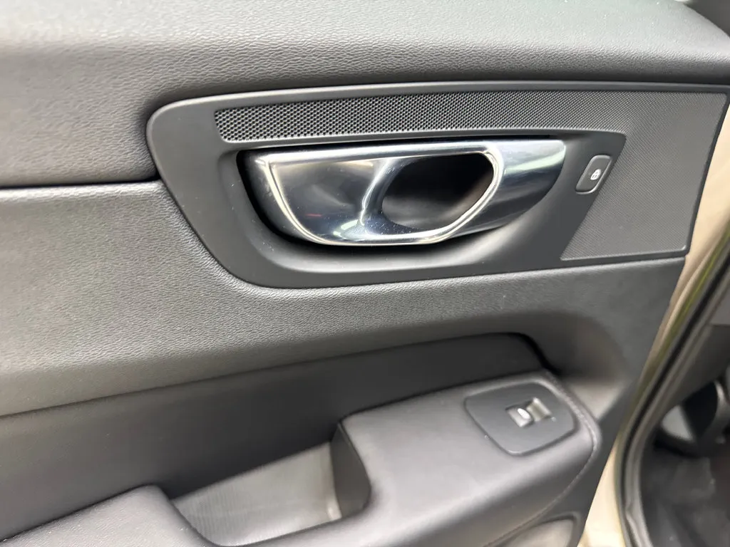 Volvo XC60 photo 40