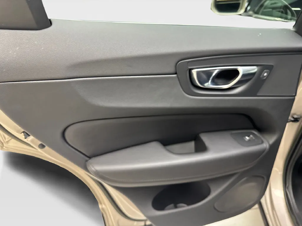 Volvo XC60 photo 39