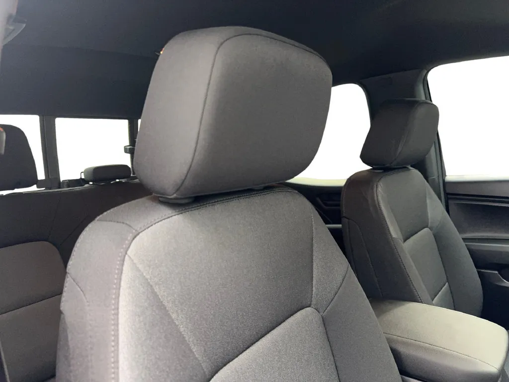 Chevrolet Colorado photo 48
