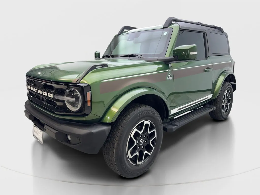 Ford Bronco photo 3