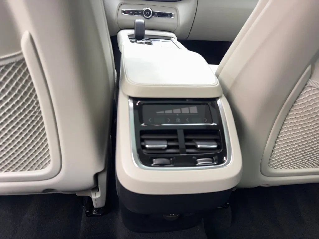 Volvo XC90 photo 76