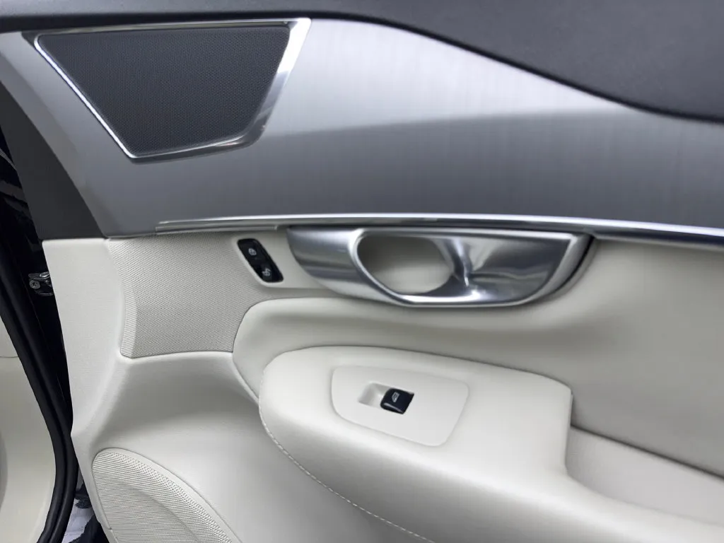 Volvo XC90 photo 56