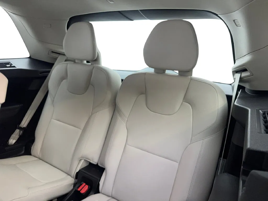 Volvo XC90 photo 43