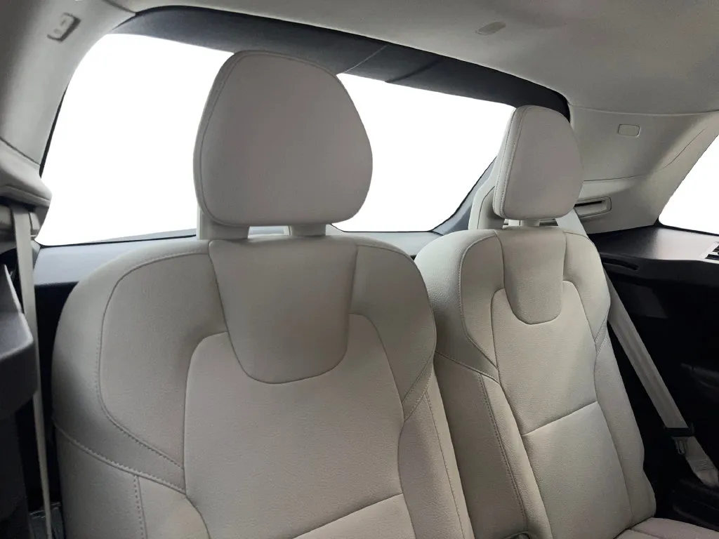 Volvo XC90 photo 45