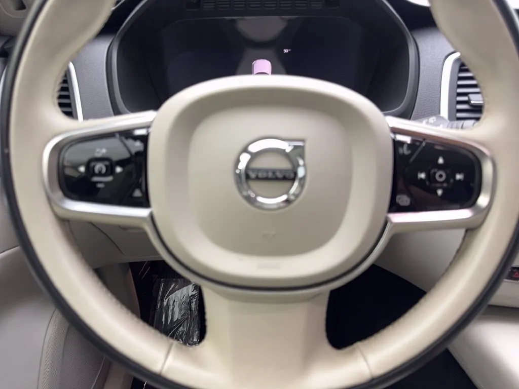 Volvo XC90 photo 63