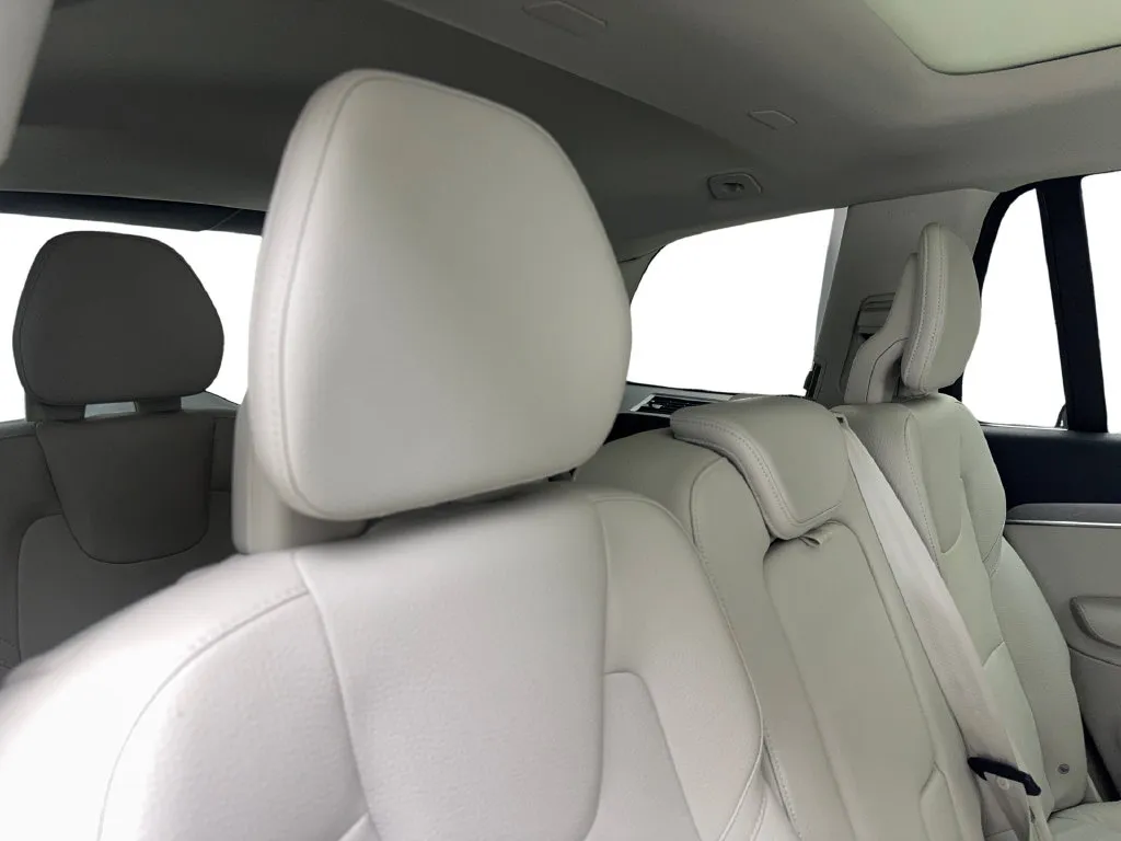 Volvo XC90 photo 47