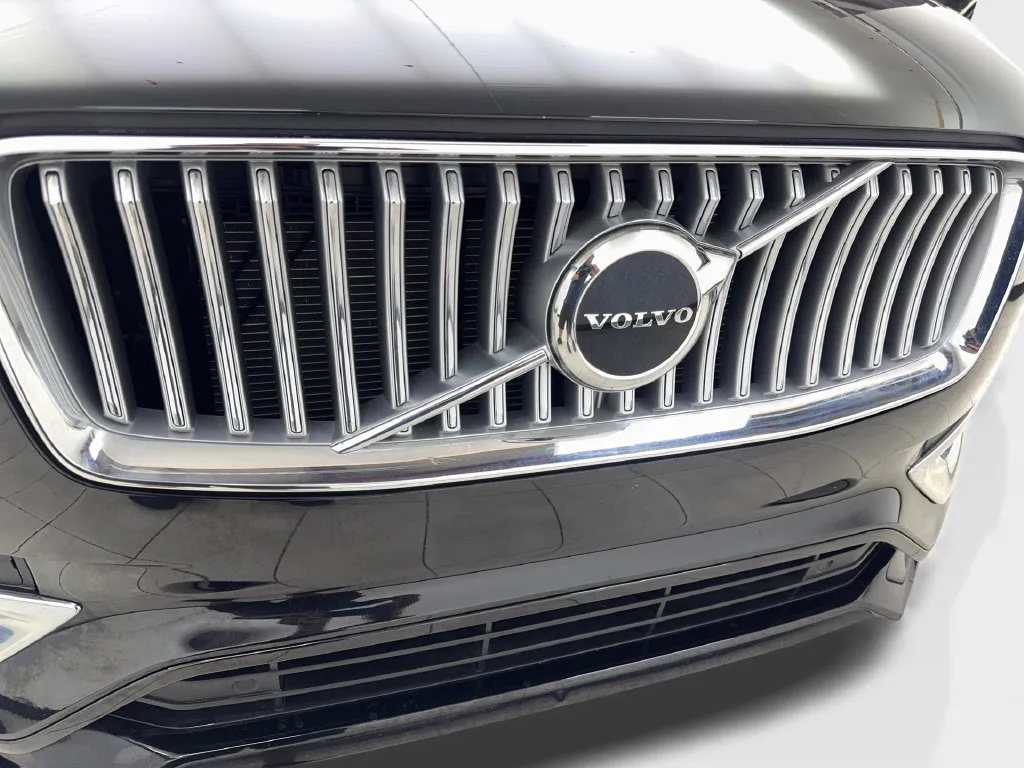 Volvo XC90 photo 28