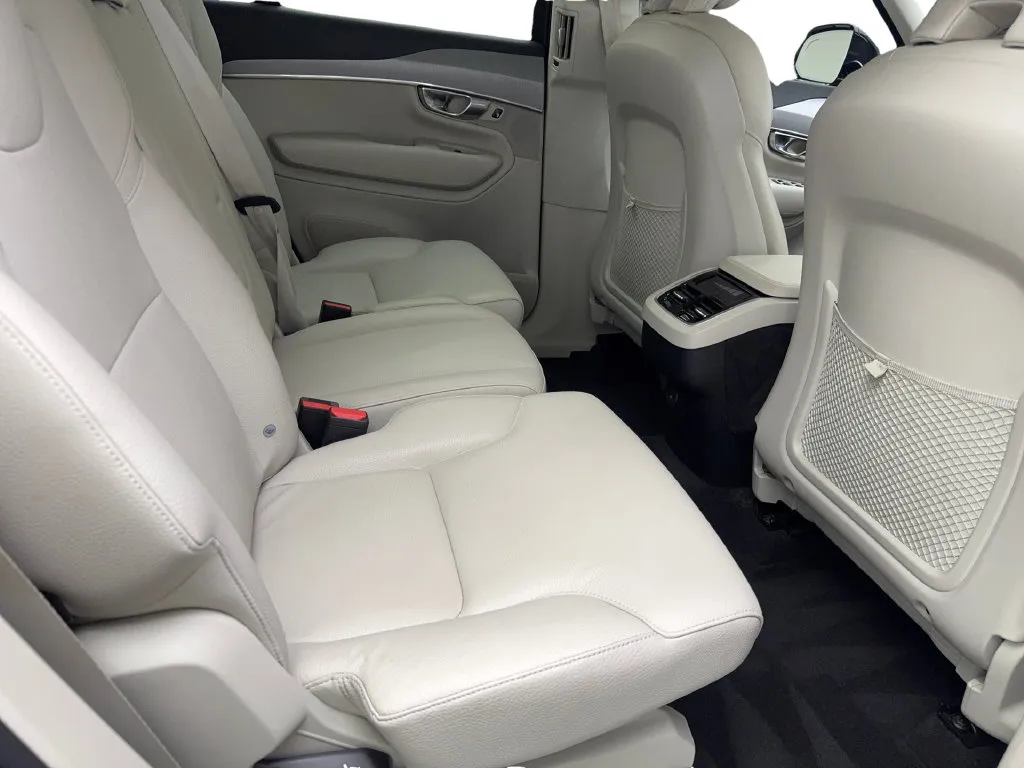 Volvo XC90 photo 46