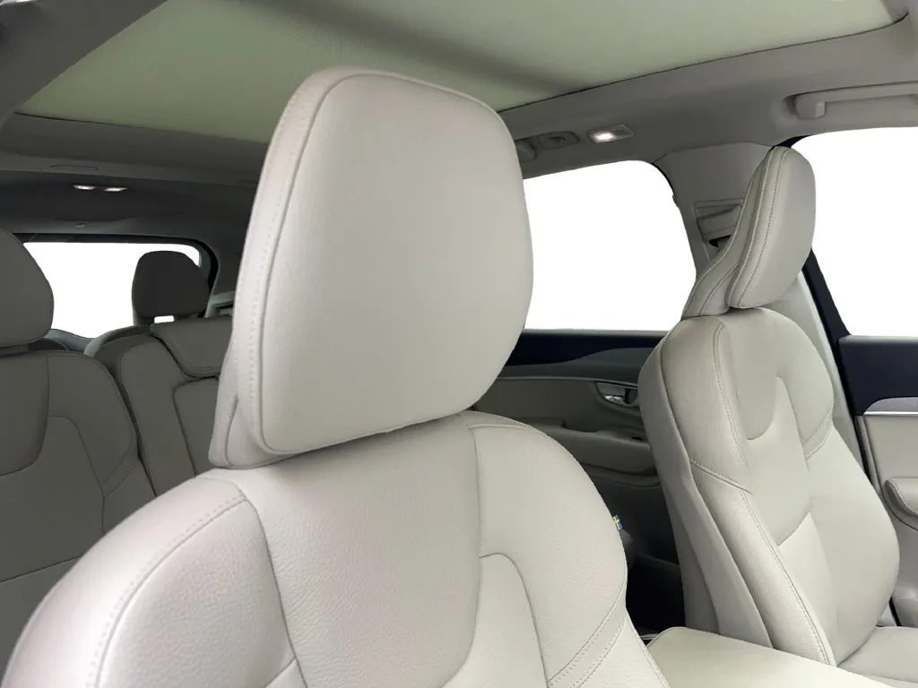 Volvo XC90 photo 52