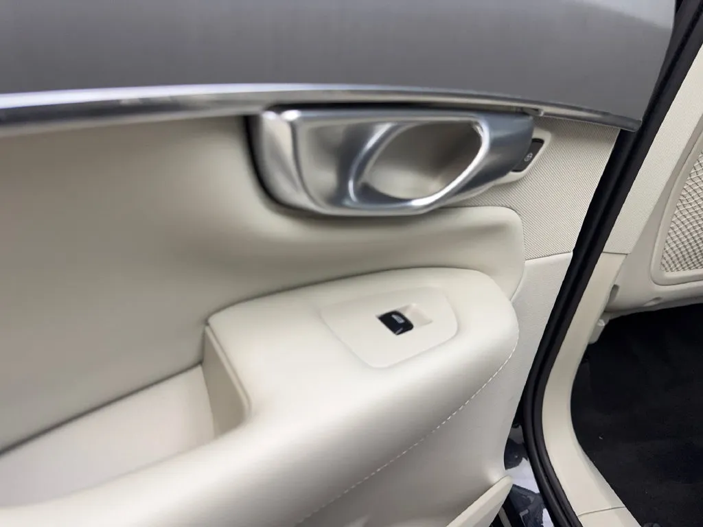 Volvo XC90 photo 41