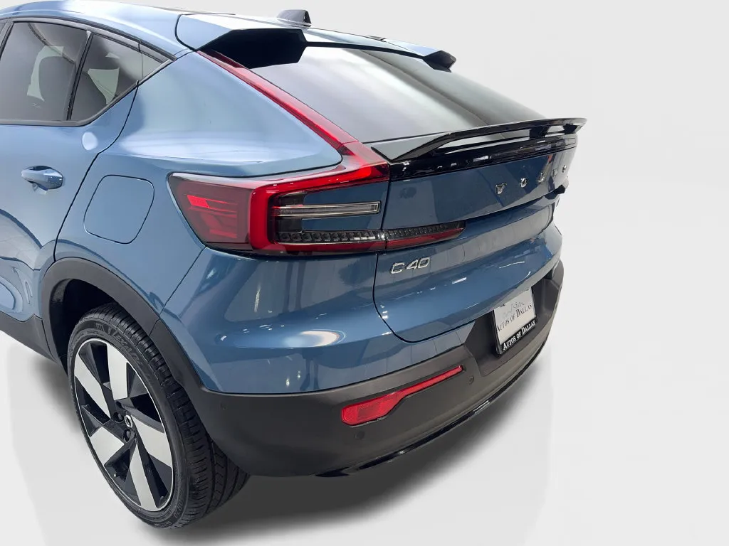 Volvo C40 photo 21