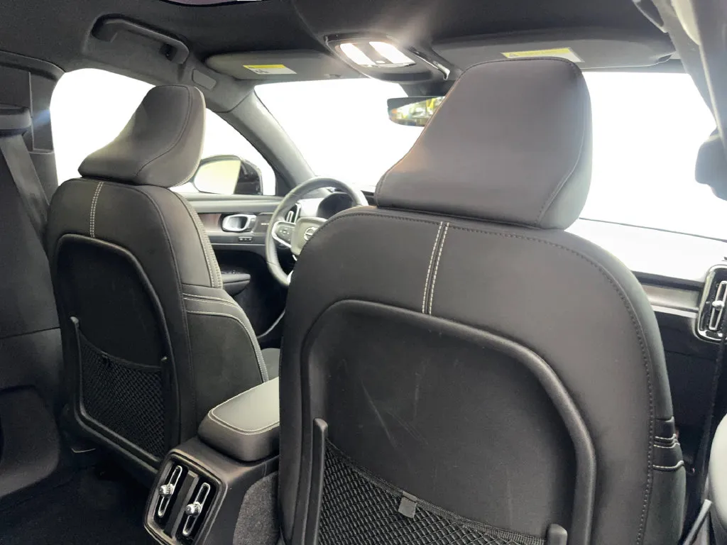 Volvo C40 photo 42