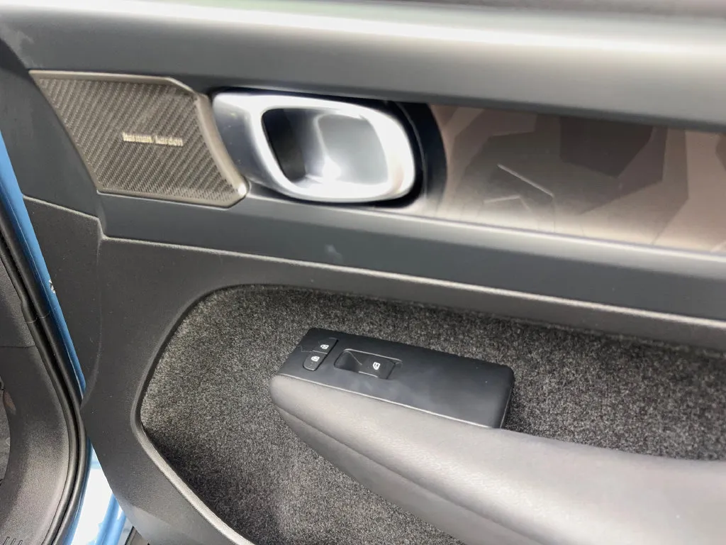 Volvo C40 photo 51