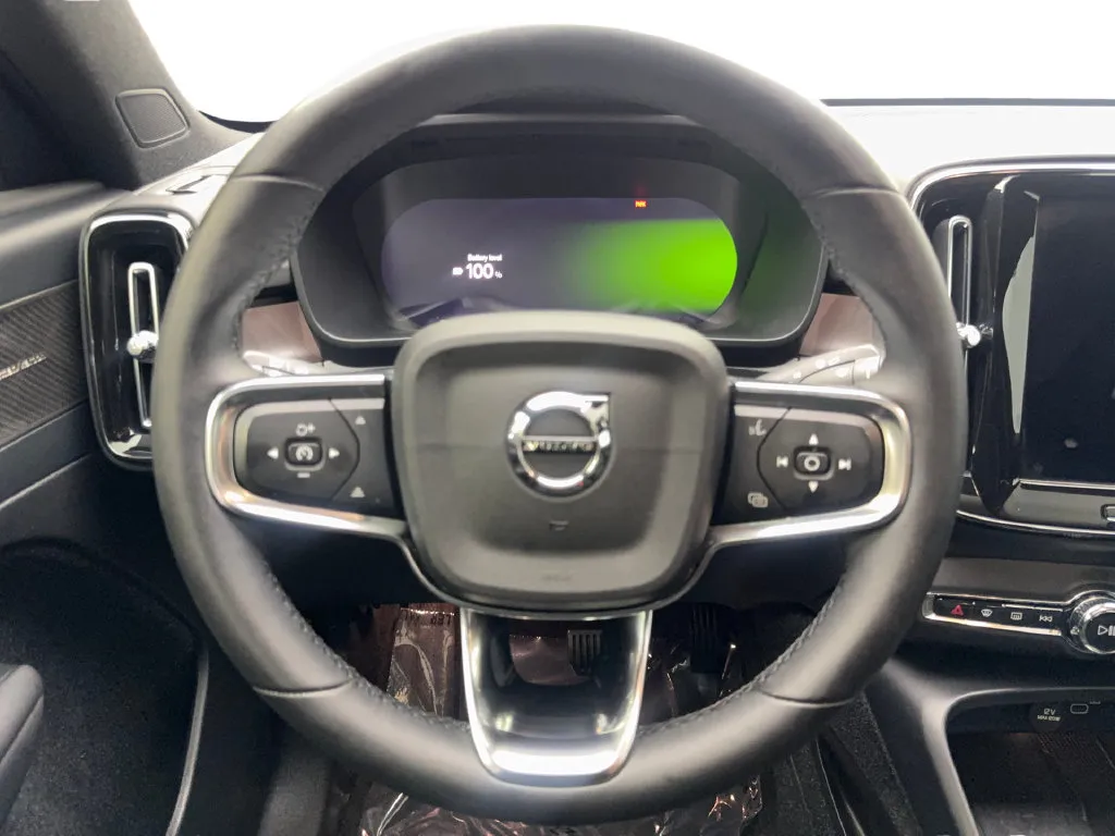 Volvo C40 photo 57