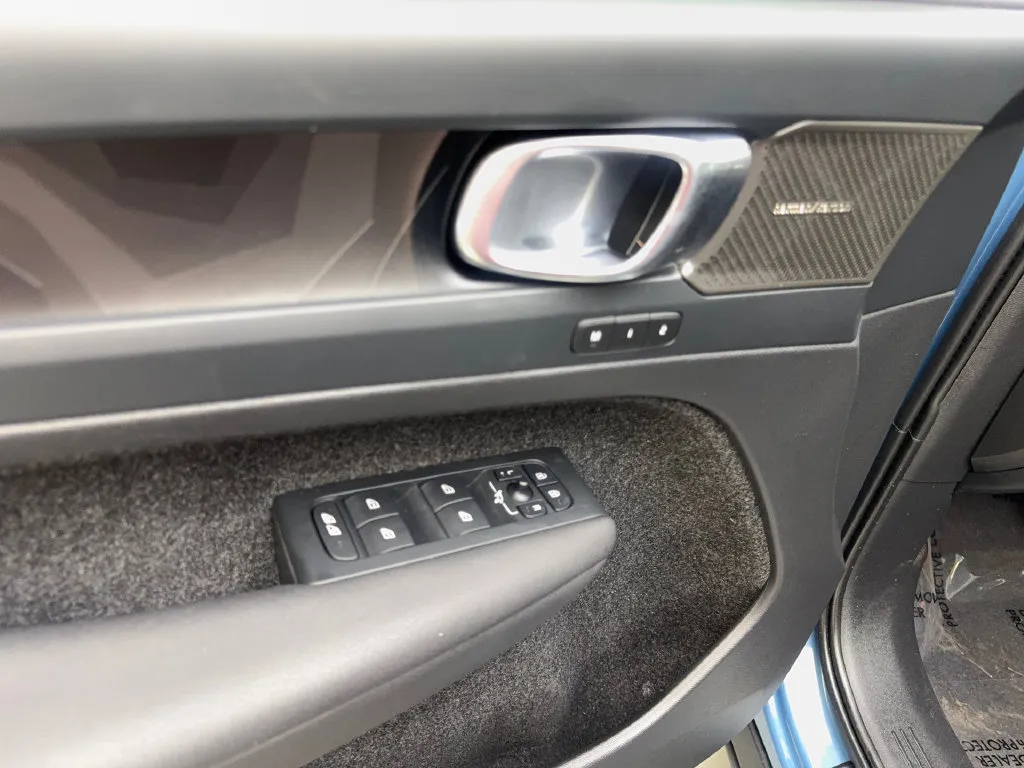 Volvo C40 photo 34