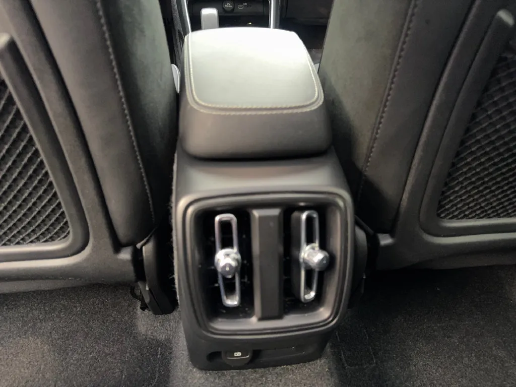 Volvo C40 photo 71