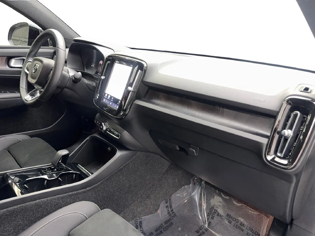 Volvo C40 photo 54