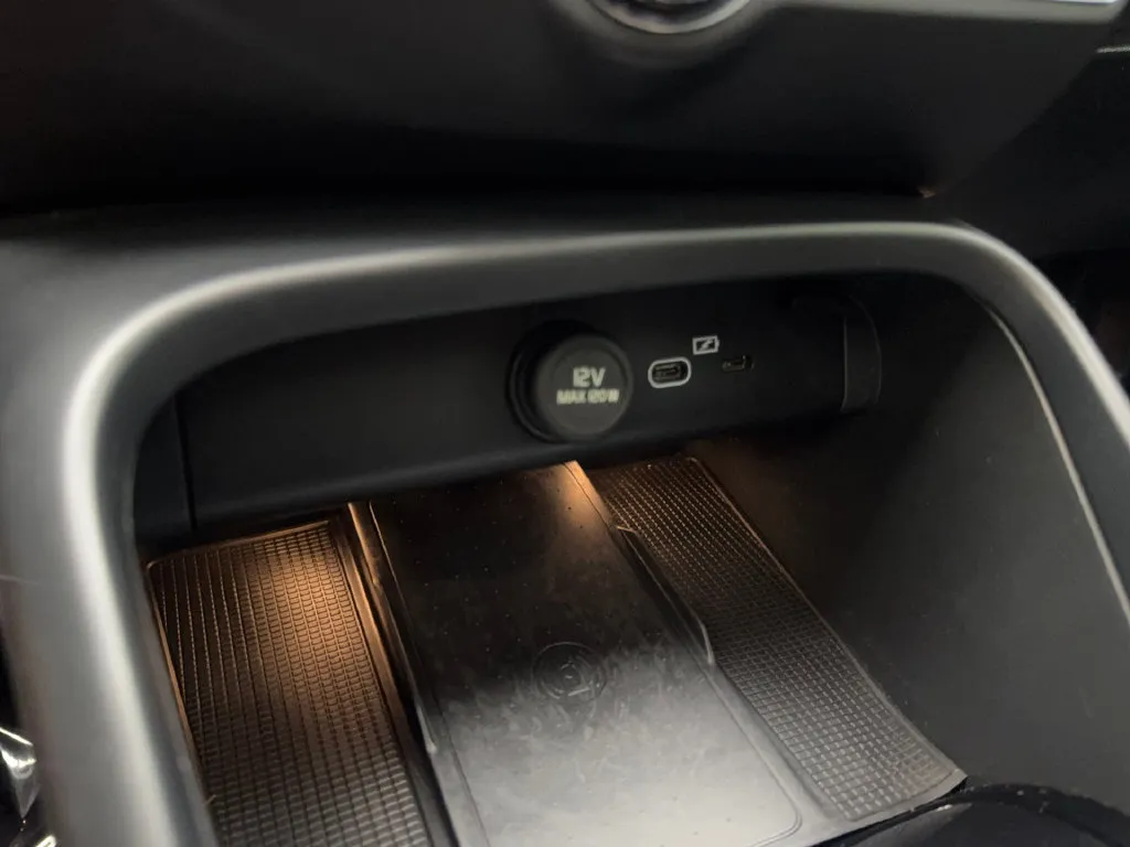 Volvo C40 photo 68