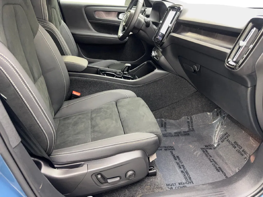 Volvo C40 photo 46