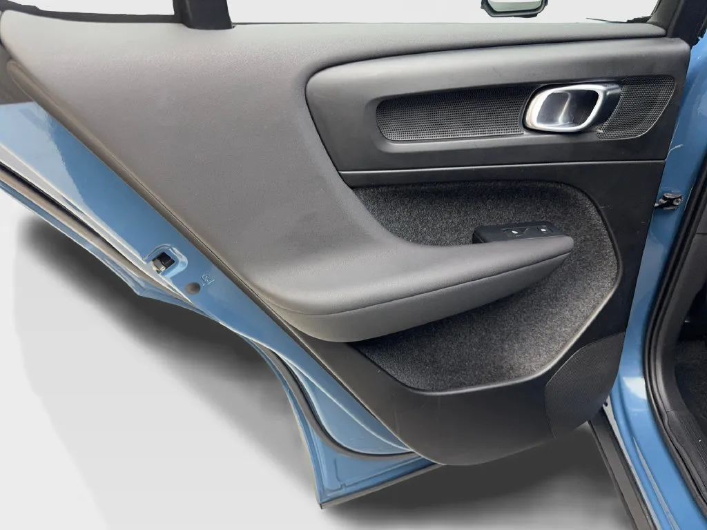 Volvo C40 photo 39