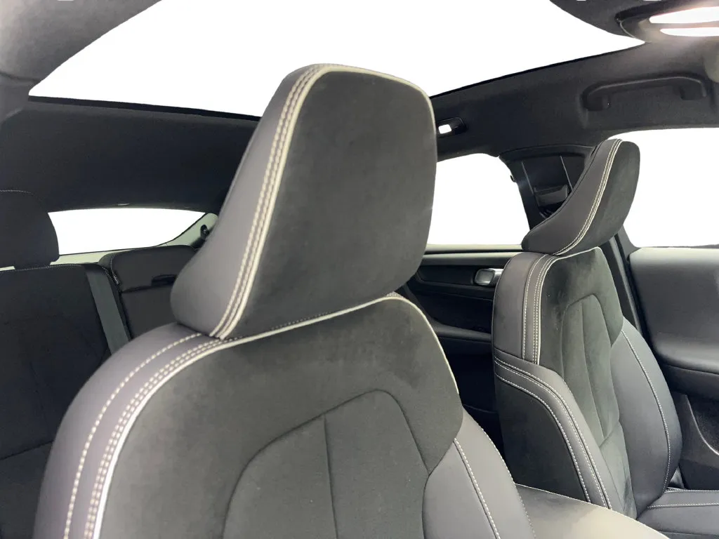 Volvo C40 photo 47