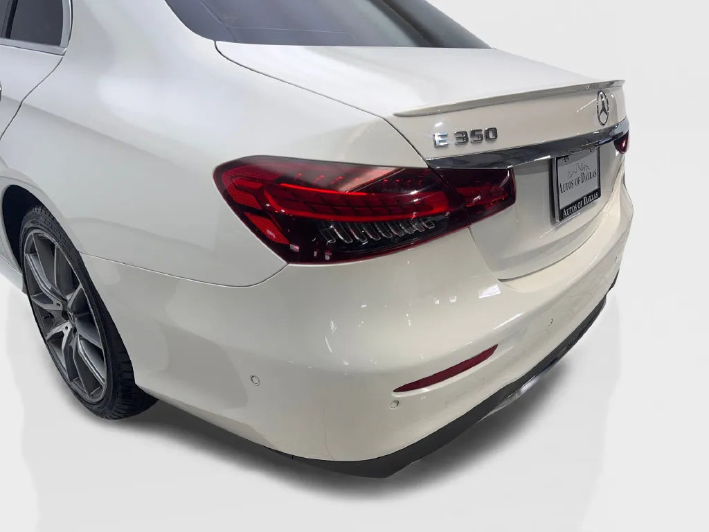 Mercedes-Benz E-Class photo 21