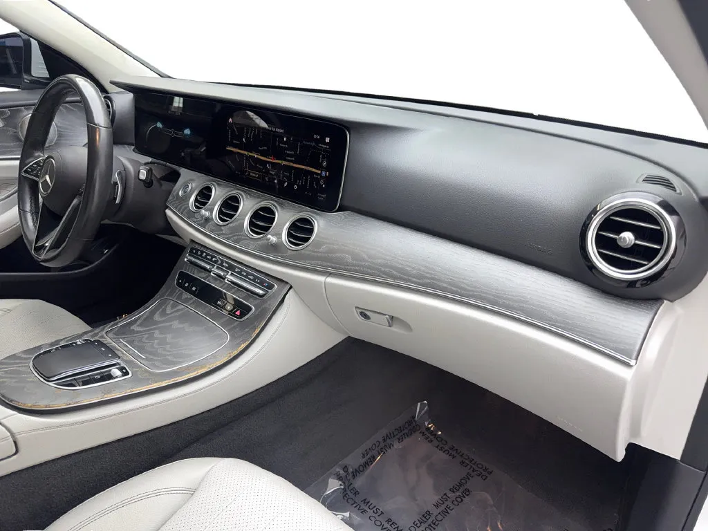 Mercedes-Benz E-Class photo 51