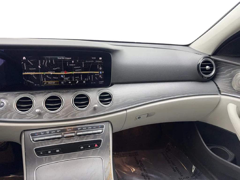 Mercedes-Benz E-Class photo 53