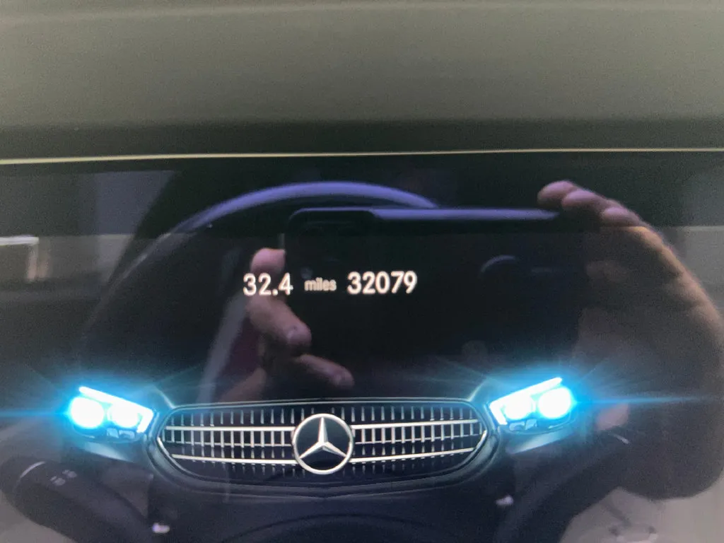 Mercedes-Benz E-Class photo 59