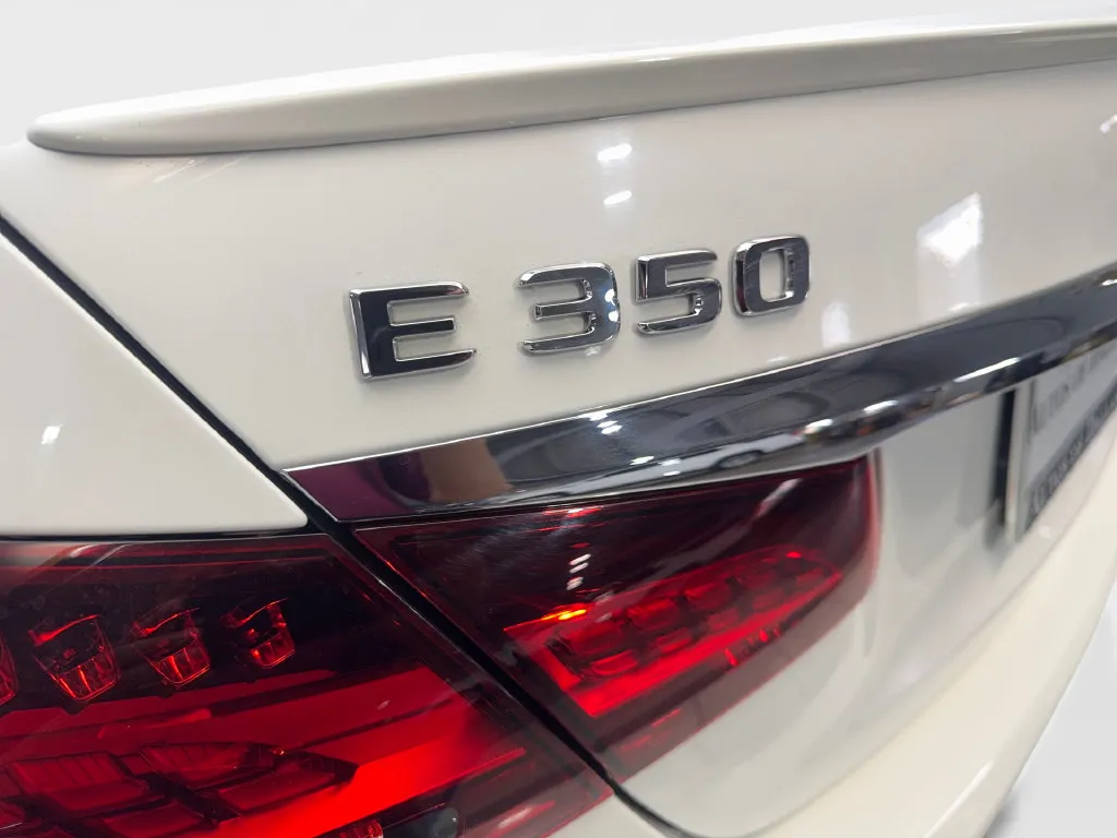 Mercedes-Benz E-Class photo 25