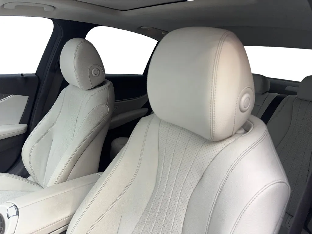 Mercedes-Benz E-Class photo 28