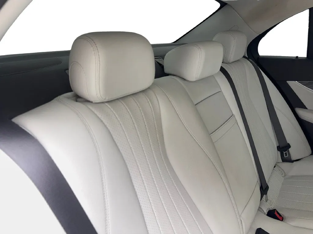 Mercedes-Benz E-Class photo 40