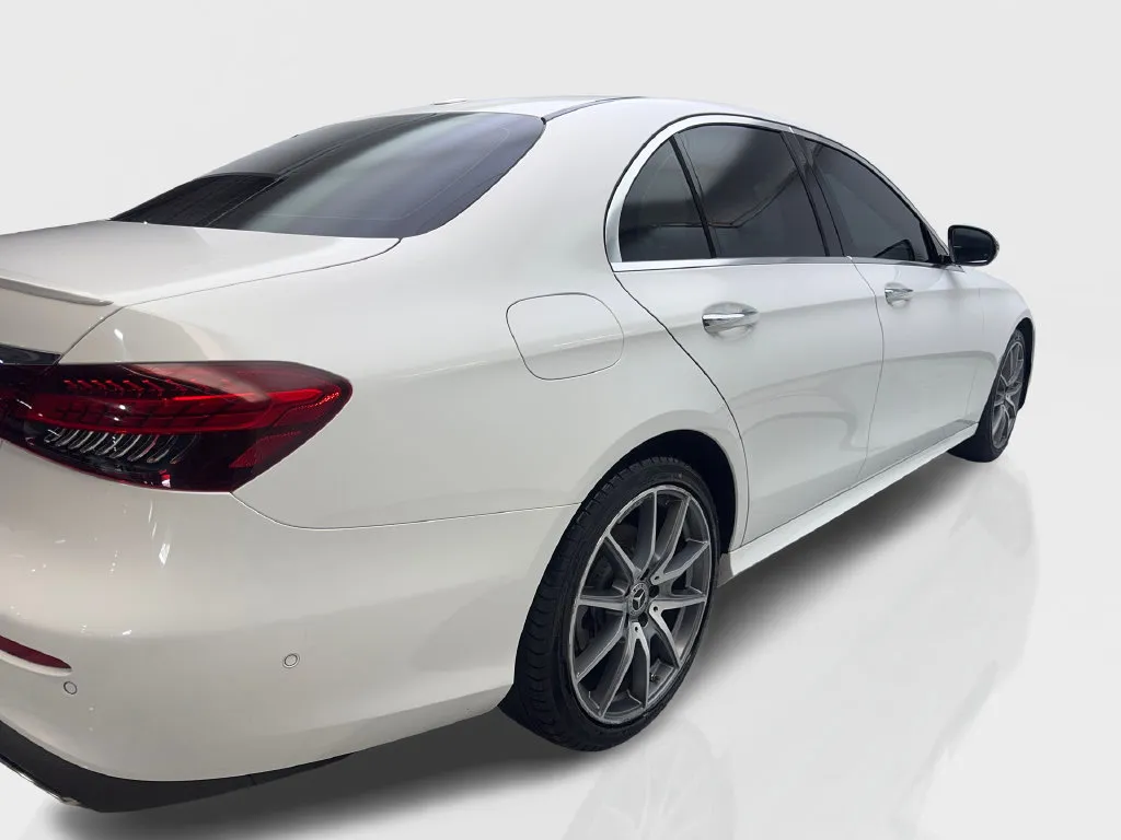Mercedes-Benz E-Class photo 15