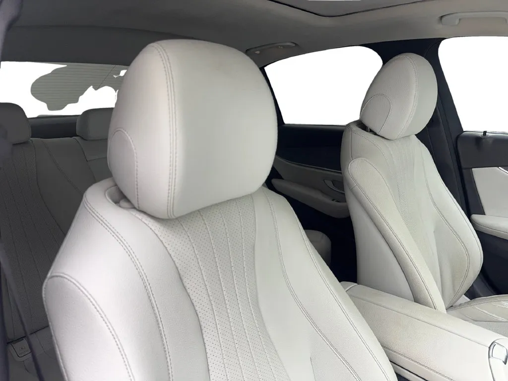 Mercedes-Benz E-Class photo 45