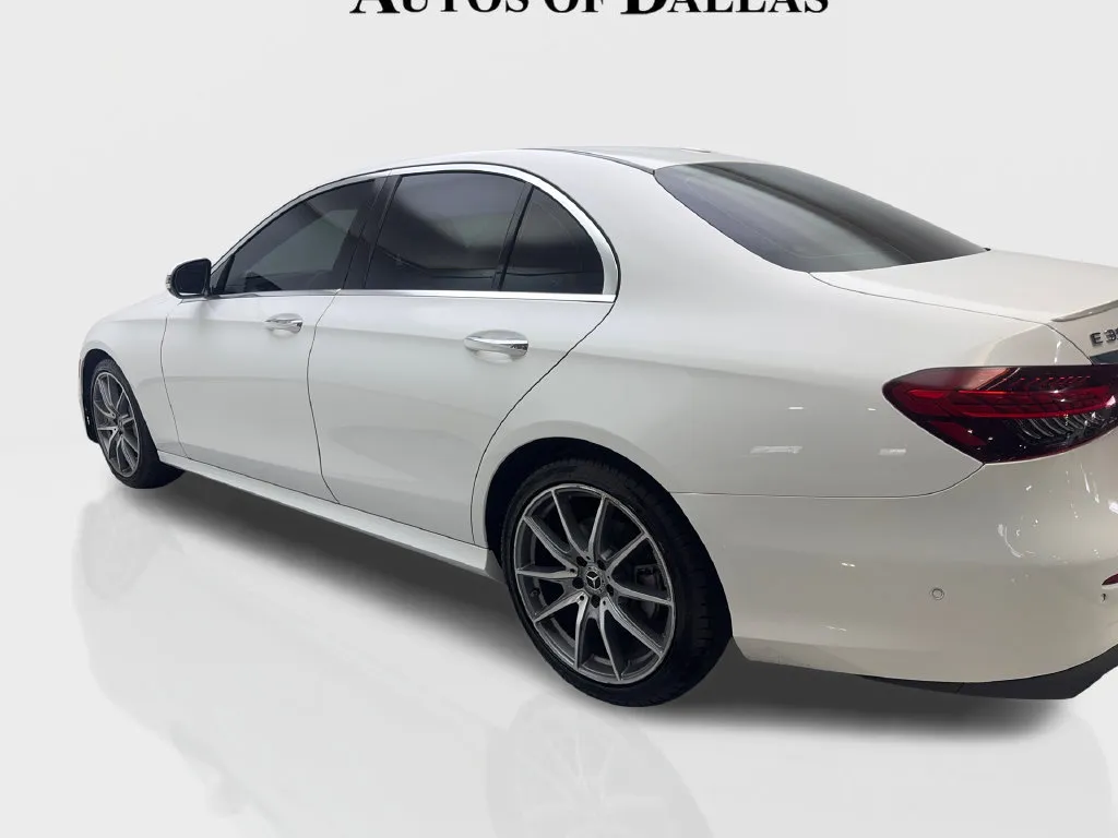 Mercedes-Benz E-Class photo 16