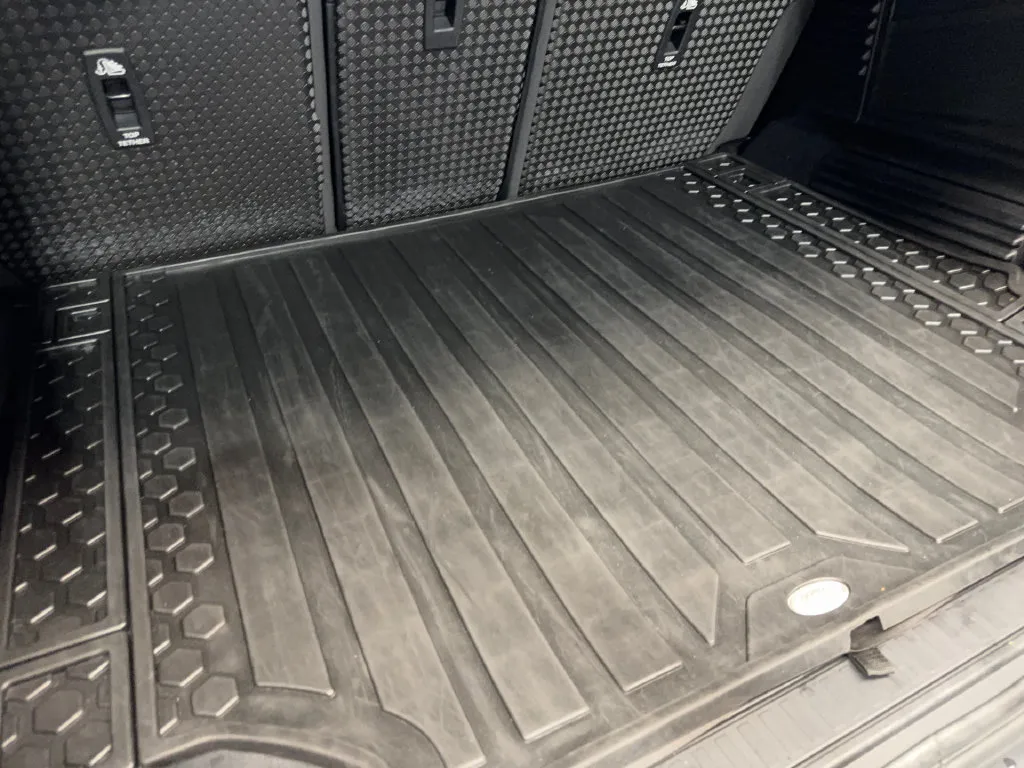 Land Rover Defender photo 81
