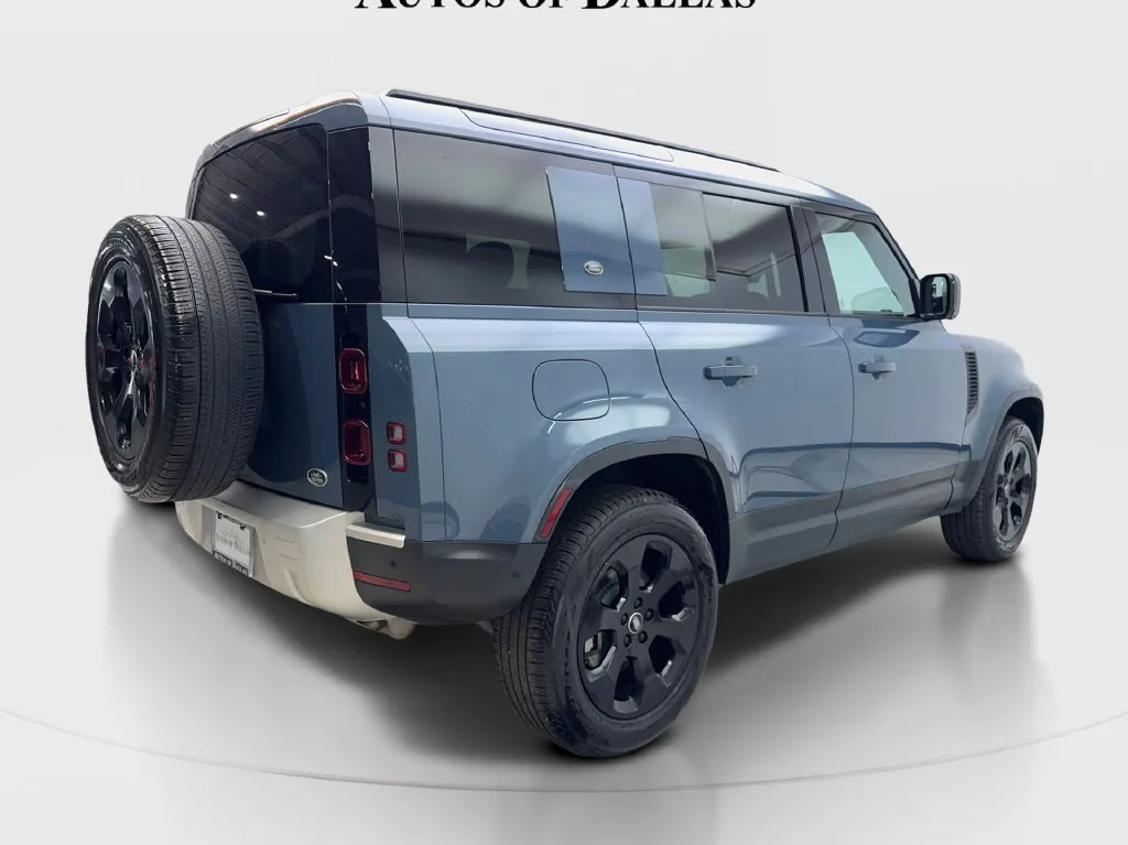 Land Rover Defender photo 7