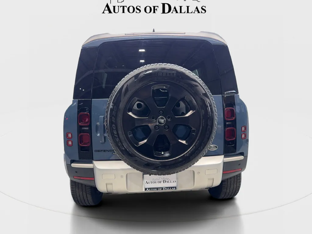 Land Rover Defender photo 8