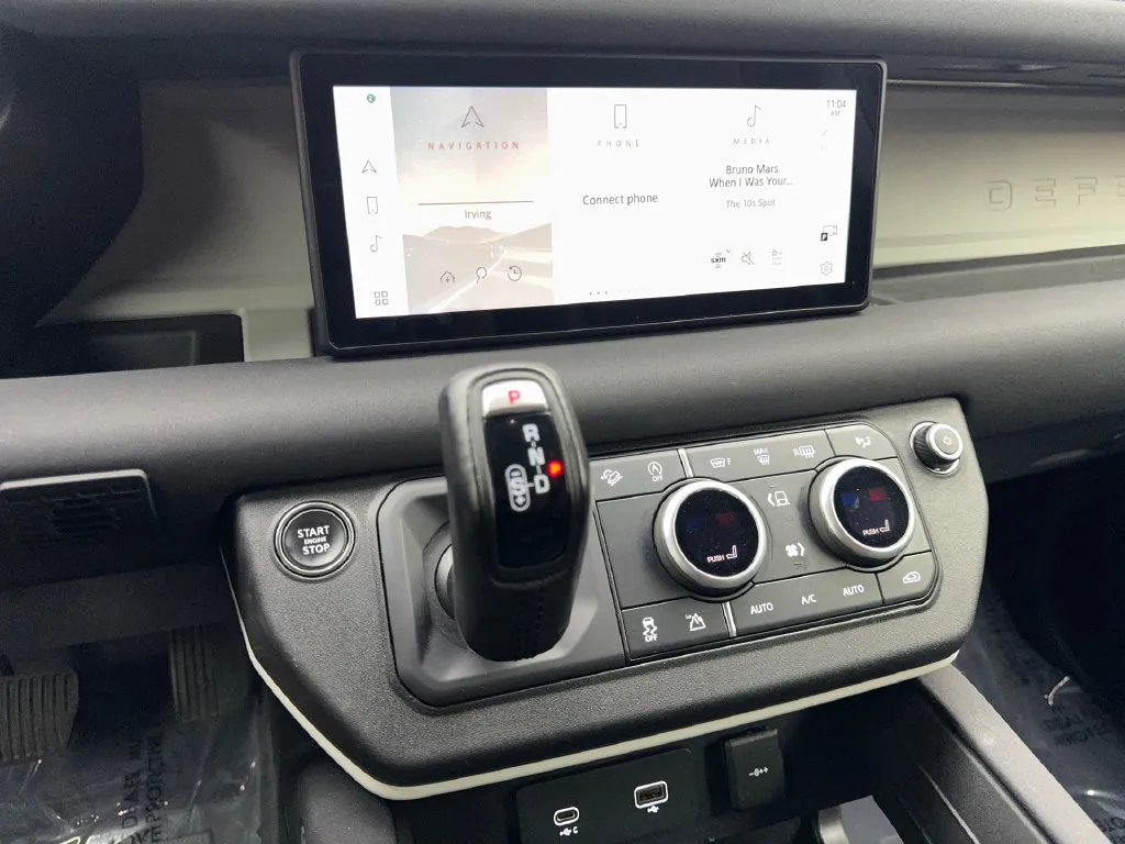 Land Rover Defender photo 62