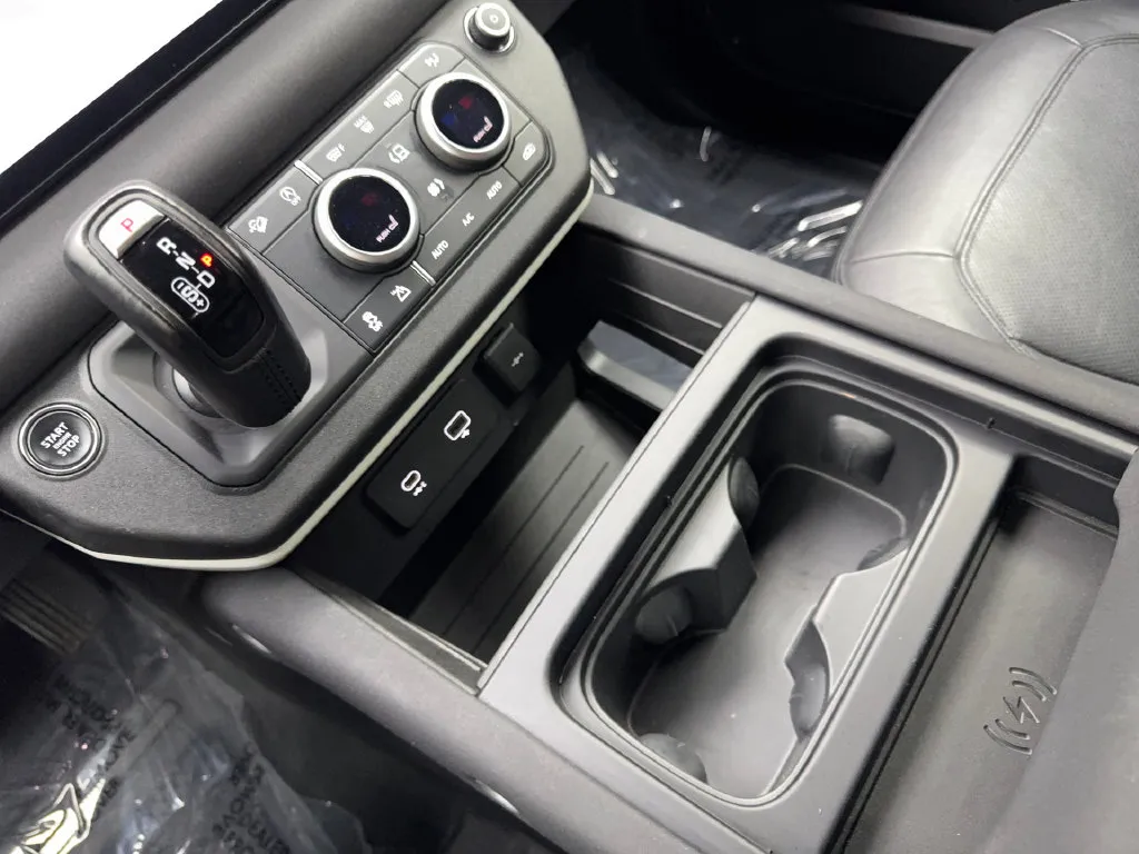 Land Rover Defender photo 69