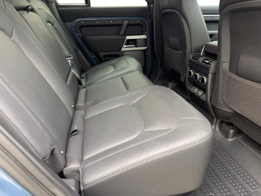 Land Rover Defender photo 40