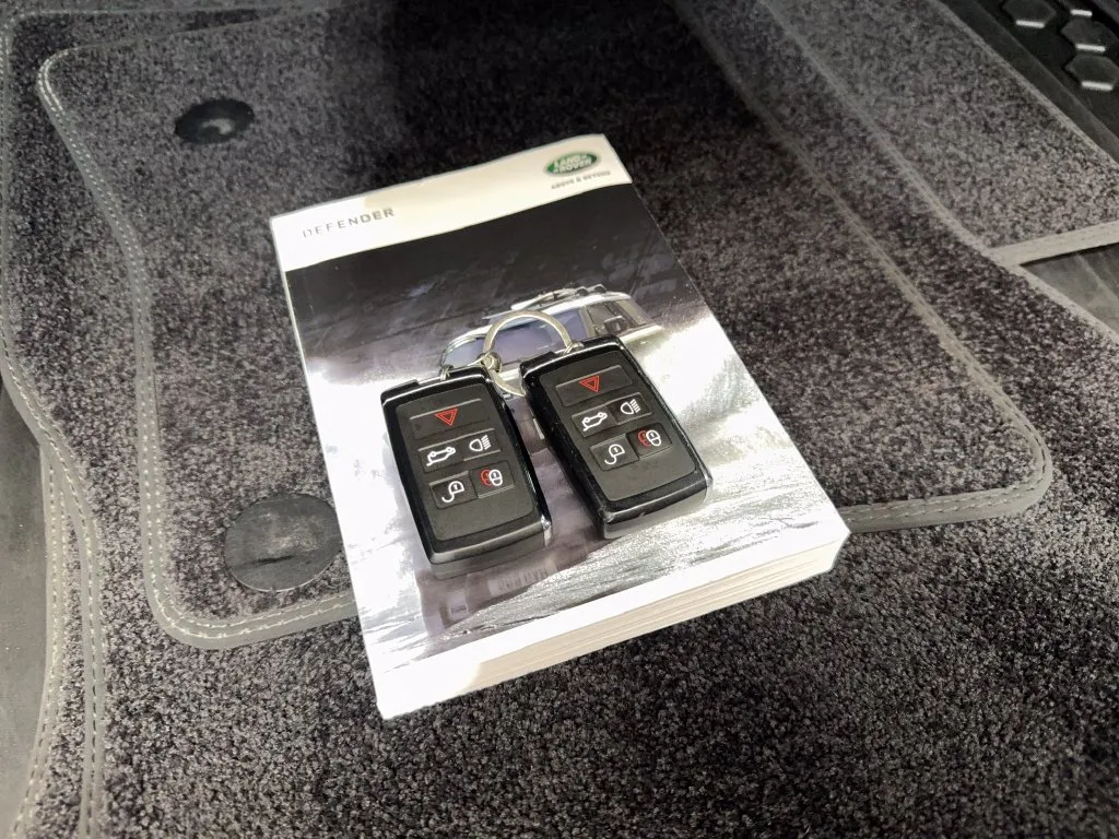 Land Rover Defender photo 82