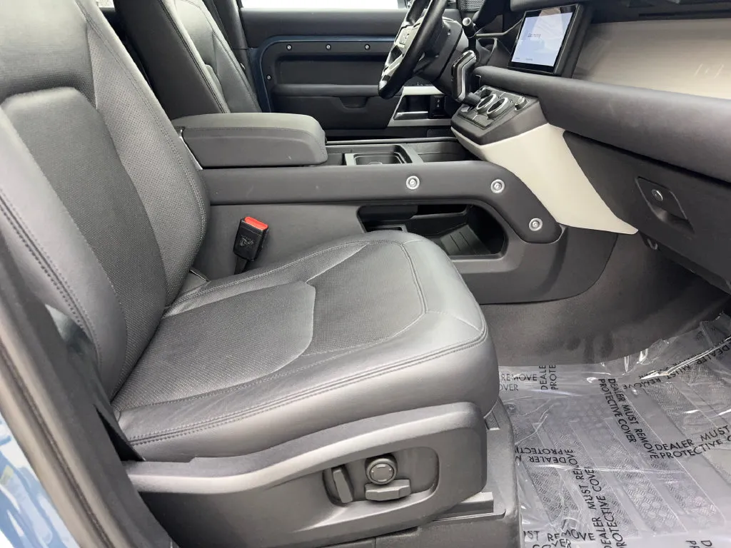 Land Rover Defender photo 46