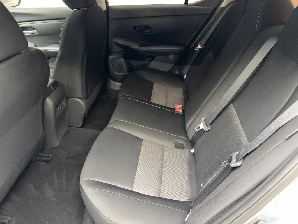 Nissan Sentra photo 34