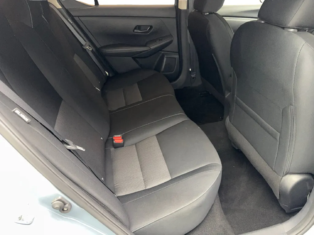 Nissan Sentra photo 40