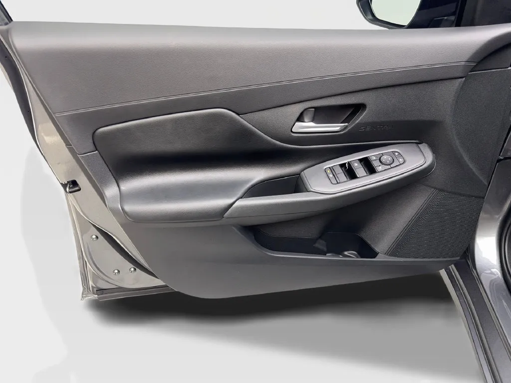 Nissan Sentra photo 33