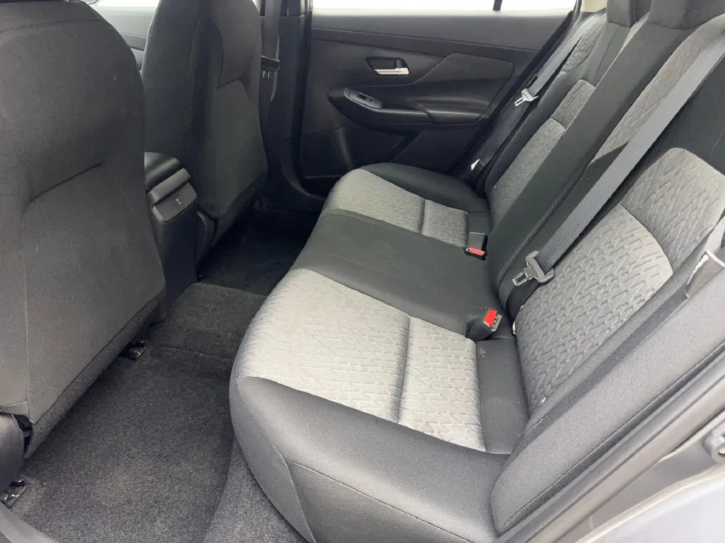 Nissan Sentra photo 35